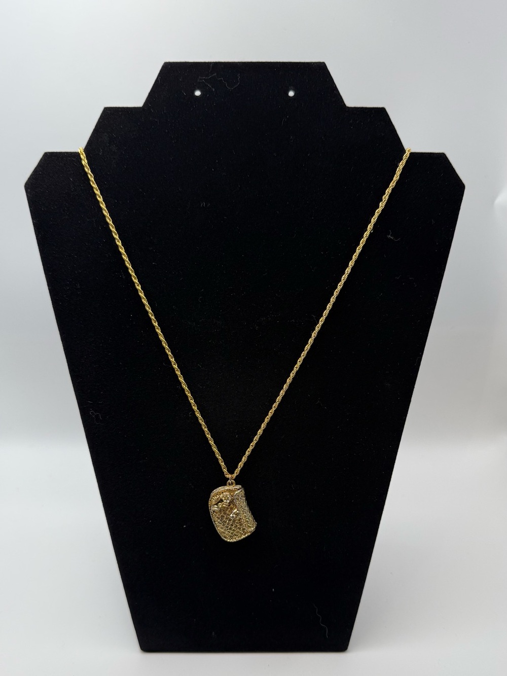 Vintage Gold Tone Woven Purse
Locket Necklace